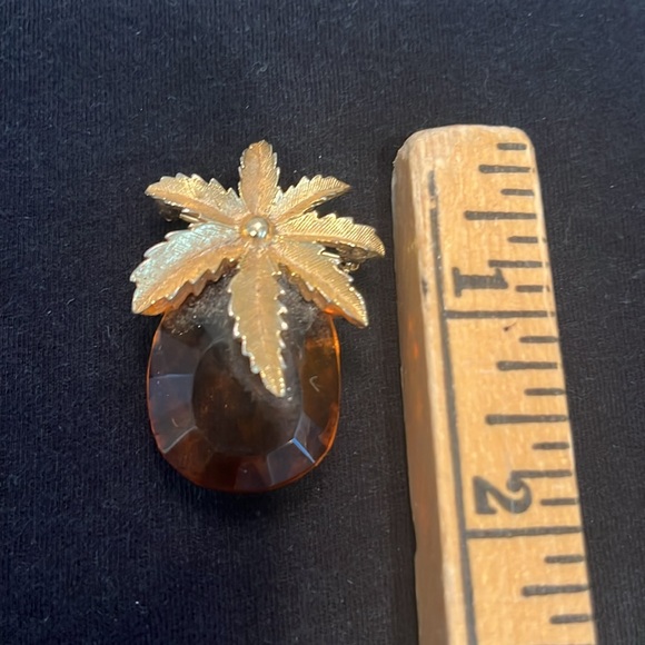 Vintage Sarah Conventry Pineapple brooch/Pendant - Picture 3 of 3